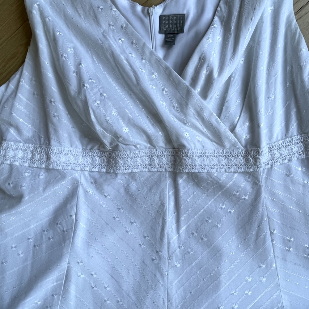 Rabbit Rabbit Rabbit 22w V Neck White Dress. - image 1